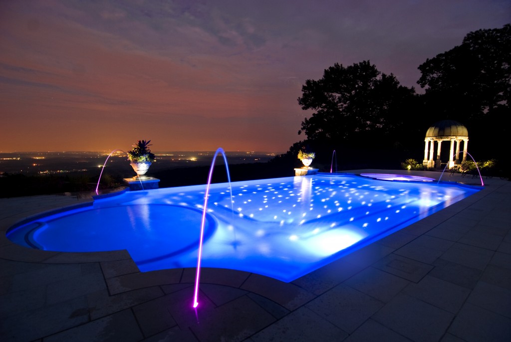 ILUMINA&Ccedil;&Atilde;O DE PISCINA